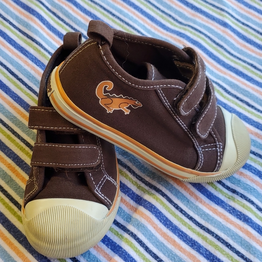 Boys Gymboree iguana size 9 sneakers
